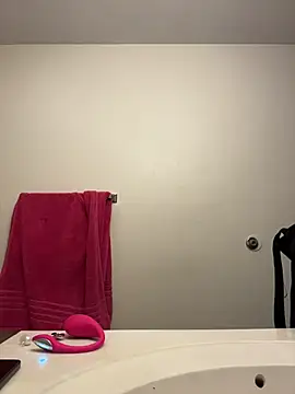 Tu GataLinda online show from December 4, 2025, 12:26 pm