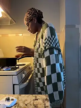 Tu GataLinda online show from November 15, 2025, 4:44 pm