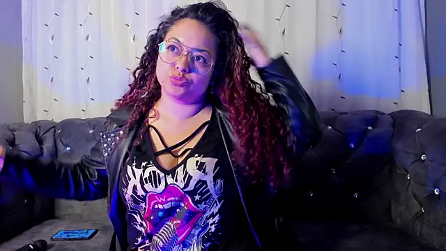 sophimyllers online show from April 24, 2026, 10:34 pm