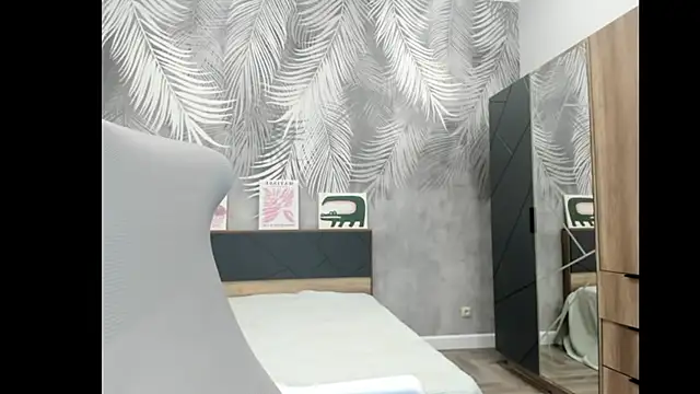 flooora 0 online show from November 29, 2025, 2:01 am