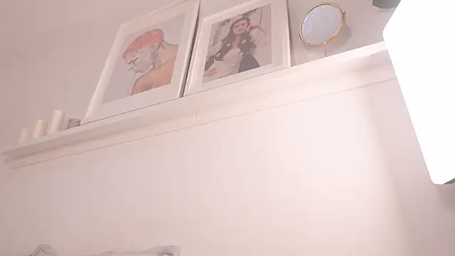 moon angels online show from October 24, 2025, 12:04 pm