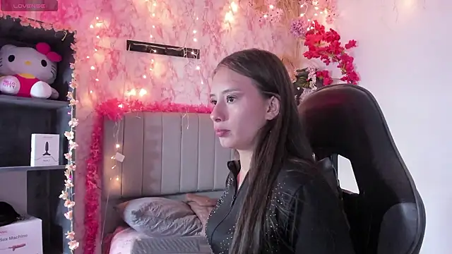 Scarlett21   online show from March 19, 2026, 7:47 pm