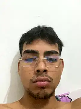 MarAndrws online show from November 11, 2025, 3:18 pm