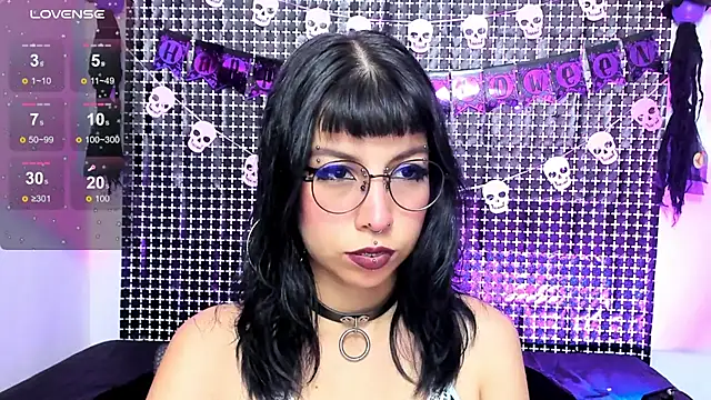 Rose 72 online show from November 3, 2025, 5:38 pm