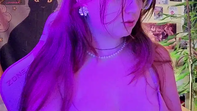 Sienna-Cow online show from April 23, 2026, 6:42 pm