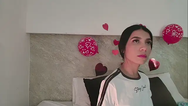 Snapshot of Dixie_grey1 chatting on February 15, 2026, 1:43 pm Dixie grey1 online show from February 15, 2026, 1:43 pm