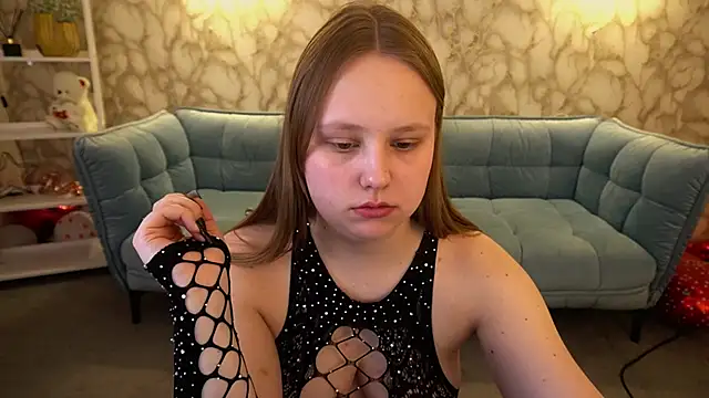 CrystallPaws online show from March 14, 2026, 6:41 am