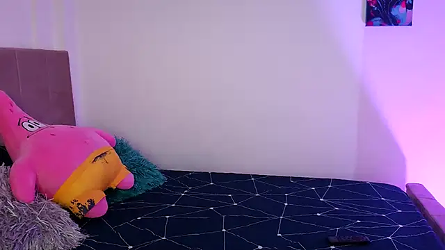 beauty doll1 online show from June 12, 2026, 10:18 pm