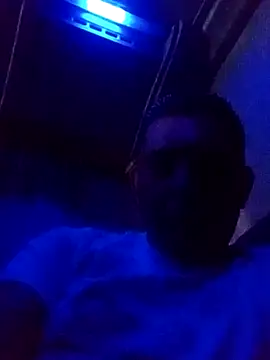 125Delfin90 online show from October 19, 2025, 10:12 pm