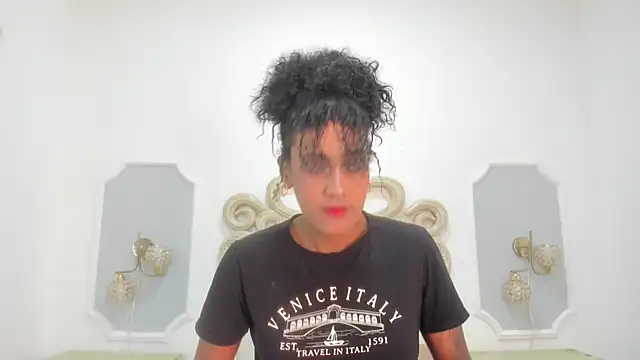 Snapshot of OnlyGia chatting on January 17, 2026, 10:35 pm OnlyGia online show from January 17, 2026, 10:35 pm