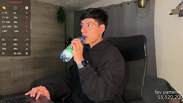 Snapshot of jim_dj chatting on February 16, 2026, 11:02 pm jim dj online show from February 16, 2026, 11:02 pm