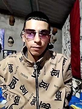 Tussi-amor online show from September 15, 2025, 3:40 am