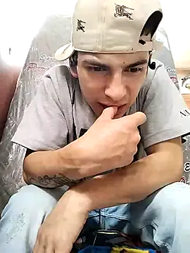 Tussi-amor online show from September 19, 2025, 4:11 pm