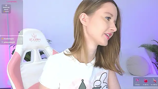 Snapshot of AlexsisFaee chatting on February 1, 2026, 1:53 pm AlexsisFaee online show from February 1, 2026, 1:53 pm