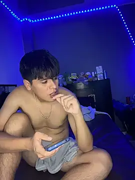 Kailertwink online show from April 8, 2026, 3:19 am