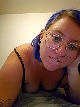 lablonde2025 online show from May 12, 2026, 11:27 am