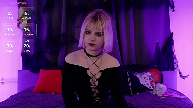 LiyaLuna online show from September 28, 2025, 1:40 pm