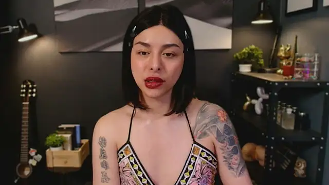 LUNACOCKSLAYER online show from October 24, 2025, 11:42 am