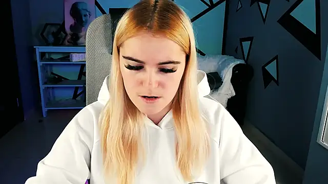 Snapshot of Stef_Nicks chatting on November 9, 2025, 9:13 am Stef Nicks online show from November 9, 2025, 9:13 am