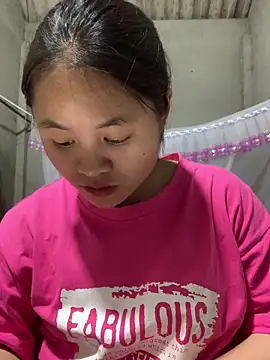 NhuFox online show from December 17, 2025, 1:05 pm