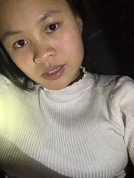 NhuFox online show from November 21, 2025, 12:48 pm