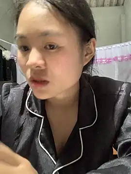 Snapshot of NhuFox chatting on September 13, 2025, 1:33 pm NhuFox online show from September 13, 2025, 1:33 pm