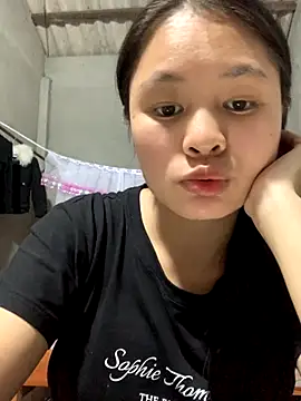 Snapshot of NhuFox chatting on September 23, 2025, 12:56 pm NhuFox online show from September 23, 2025, 12:56 pm