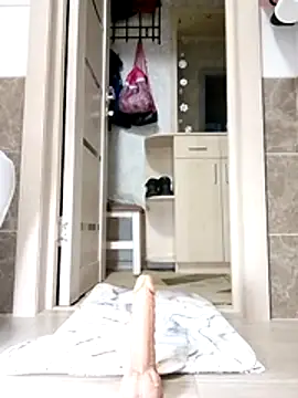 N i k o l a u online show from April 10, 2026, 2:46 pm