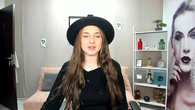 JaquelinLaurent online show from November 9, 2025, 8:35 pm