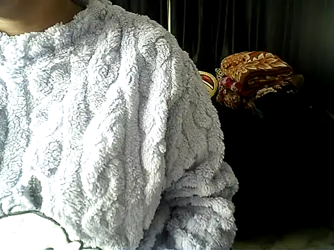 Anaconda-Mall online show from December 16, 2025, 6:12 pm