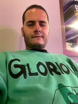 Pablo EscobarGomez online show from December 17, 2025, 11:32 pm