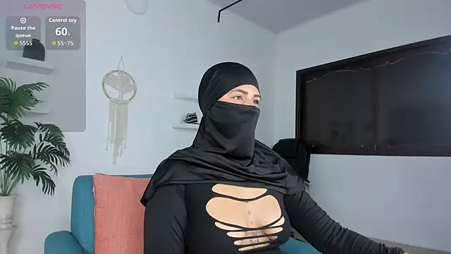 Snapshot of zali_mahamed chatting on October 9, 2025, 10:16 am zali mahamed online show from October 9, 2025, 10:16 am