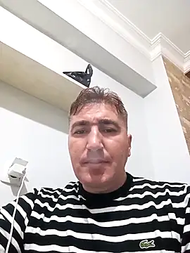 mert0359 online show from April 20, 2026, 8:32 pm