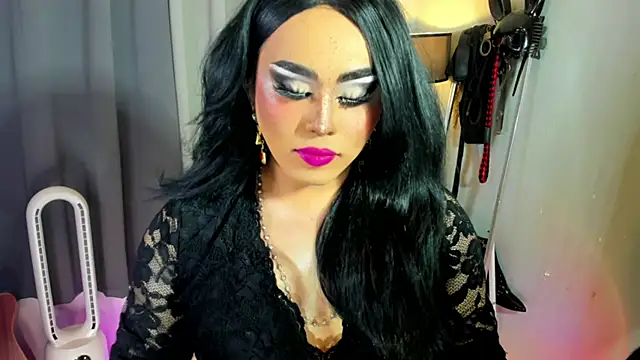 MagnaCumLoader17 online show from November 13, 2025, 10:13 pm