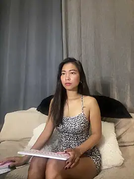 EmmaSean online show from May 8, 2026, 11:52 pm