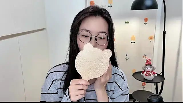 Rosalind xixi online show from December 17, 2025, 7:13 am