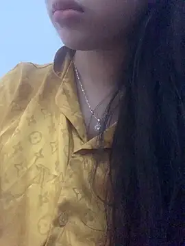 Nguyenha11 online show from November 12, 2025, 8:51 am