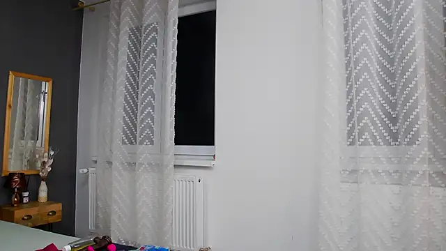 Jessica White  online show from September 29, 2025, 4:08 am