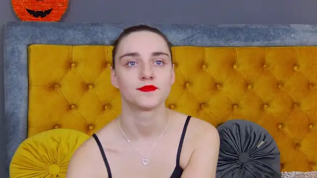 Jessica White  online show from November 27, 2025, 4:02 am