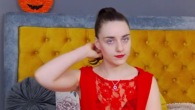 Jessica White  online show from November 13, 2025, 5:00 am