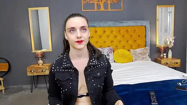 Jessica White  online show from September 24, 2025, 4:52 am