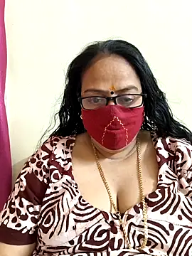 Snapshot of heera-rani chatting on April 17, 2026, 5:43 am heera-rani online show from April 17, 2026, 5:43 am