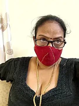 Snapshot of heera-rani chatting on May 4, 2026, 6:27 am heera-rani online show from May 4, 2026, 6:27 am