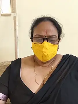 Snapshot of heera-rani chatting on June 1, 2026, 9:31 am heera-rani online show from June 1, 2026, 9:31 am