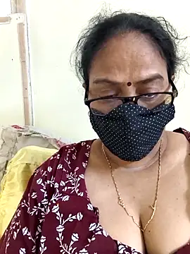 Snapshot of heera-rani chatting on May 16, 2026, 10:58 am heera-rani online show from May 16, 2026, 10:58 am