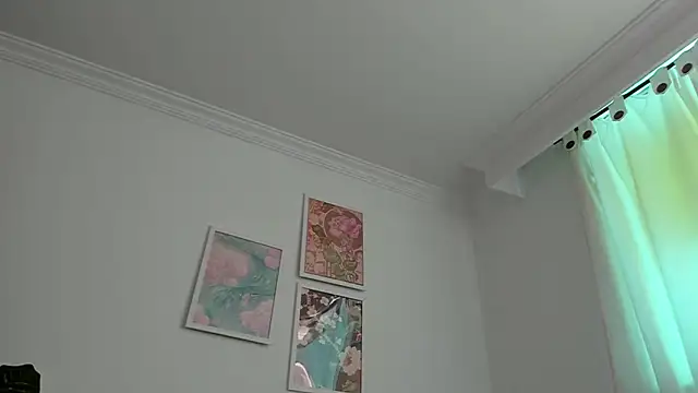 canelleGarces online show from April 13, 2026, 8:24 pm