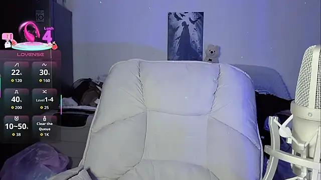 twlilybae online show from April 12, 2026, 4:21 pm