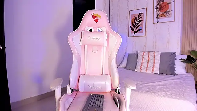 Ayleen Dunkan online show from November 6, 2025, 12:42 pm