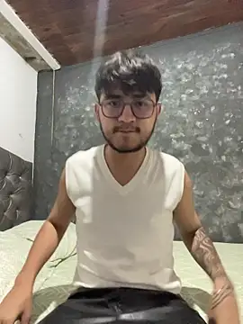 Snapshot of DanteRushh chatting on November 11, 2025, 10:04 pm DanteRushh online show from November 11, 2025, 10:04 pm