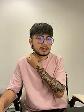 Snapshot of DanteRushh chatting on October 15, 2025, 12:13 pm DanteRushh online show from October 15, 2025, 12:13 pm